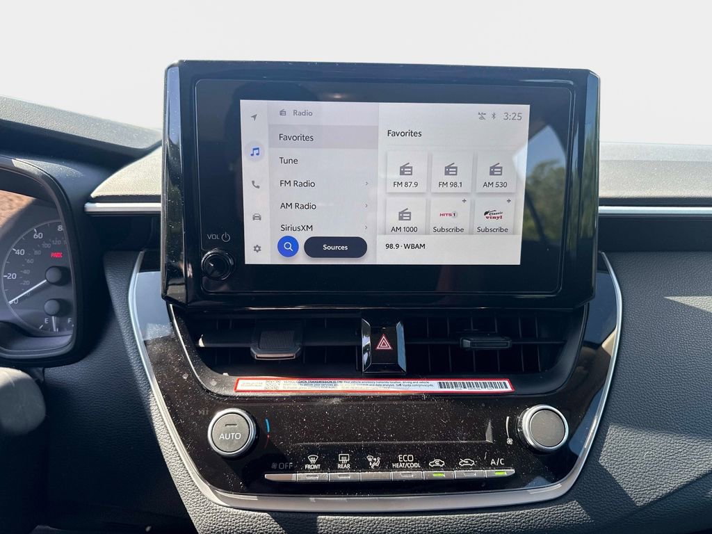 Used 2025 Toyota Corolla LE image 21