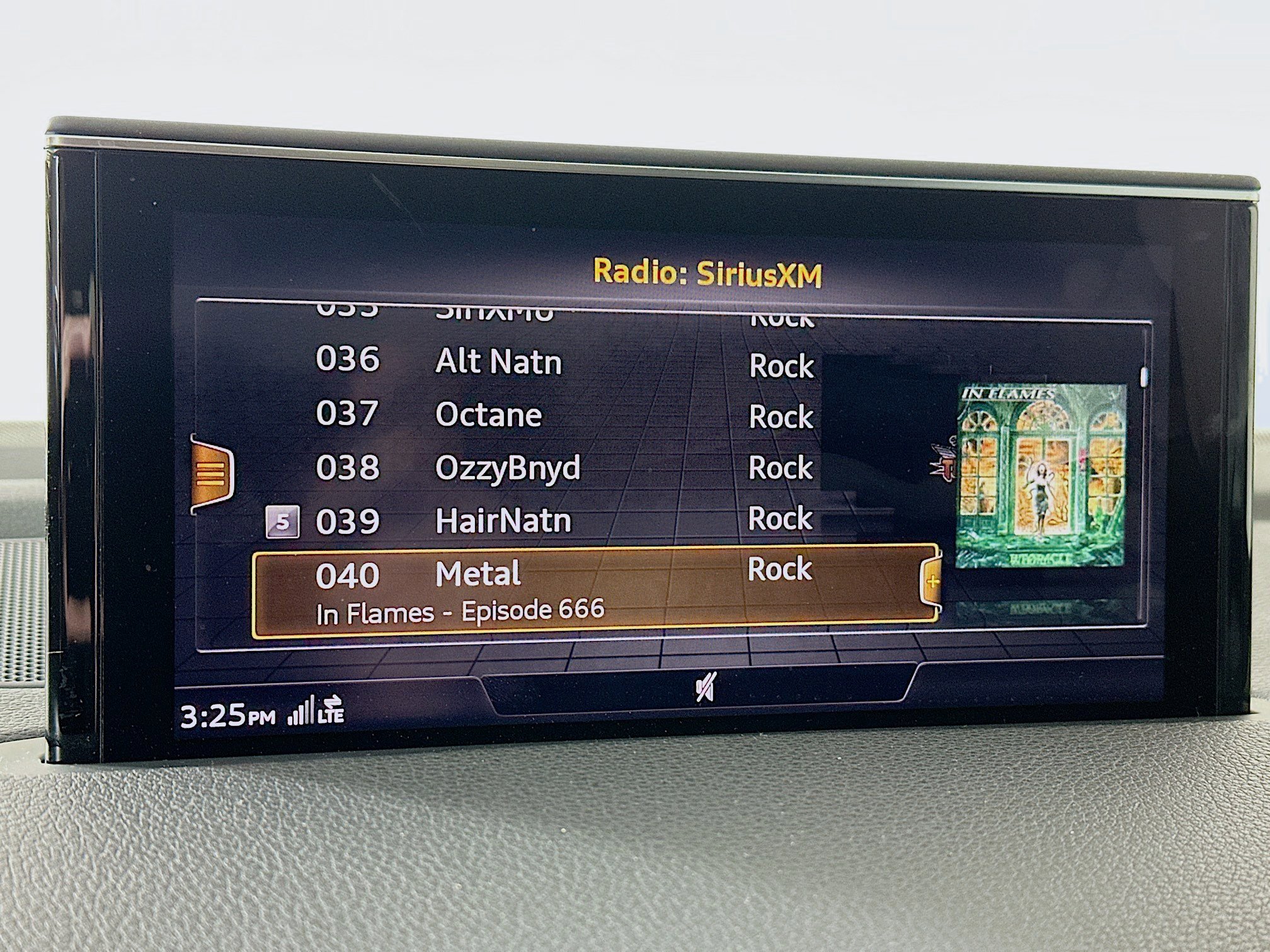 Used 2018 Audi Q7 3.0T Prestige w/ Prestige Package AWD/4WD image 15