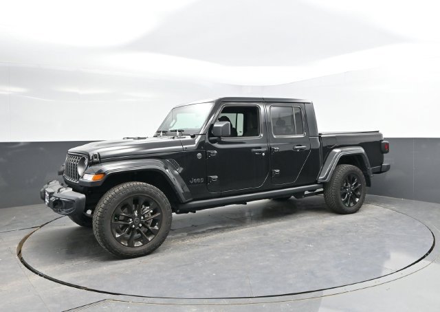 Used 2025 Jeep Gladiator Sport AWD/4WD image 8