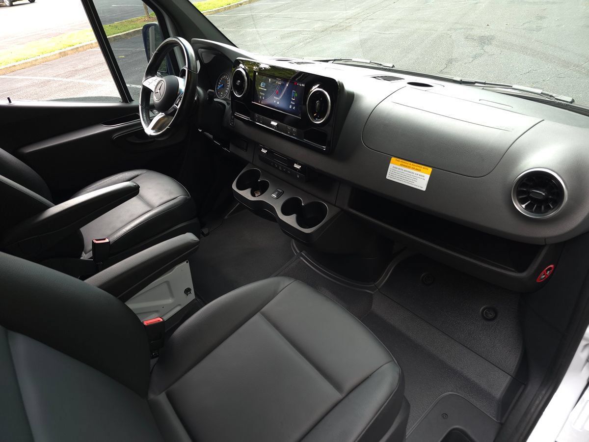 Used 2024 Mercedes-Benz eSprinter 170 Cargo image 15