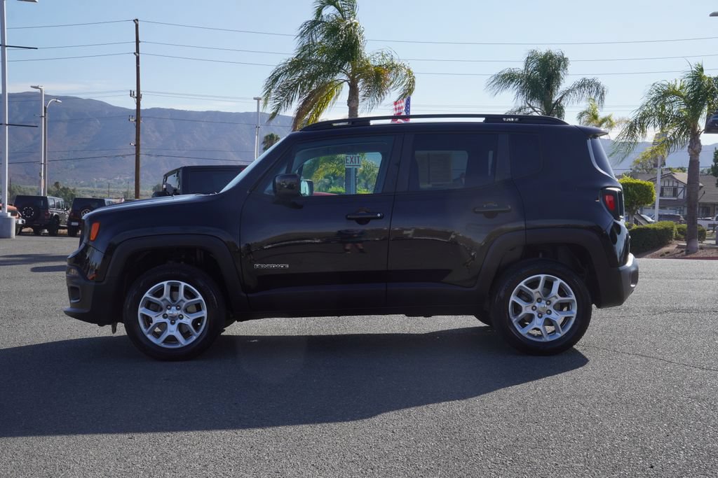 Certified 2017 Jeep Renegade Latitude AWD/4WD image 7