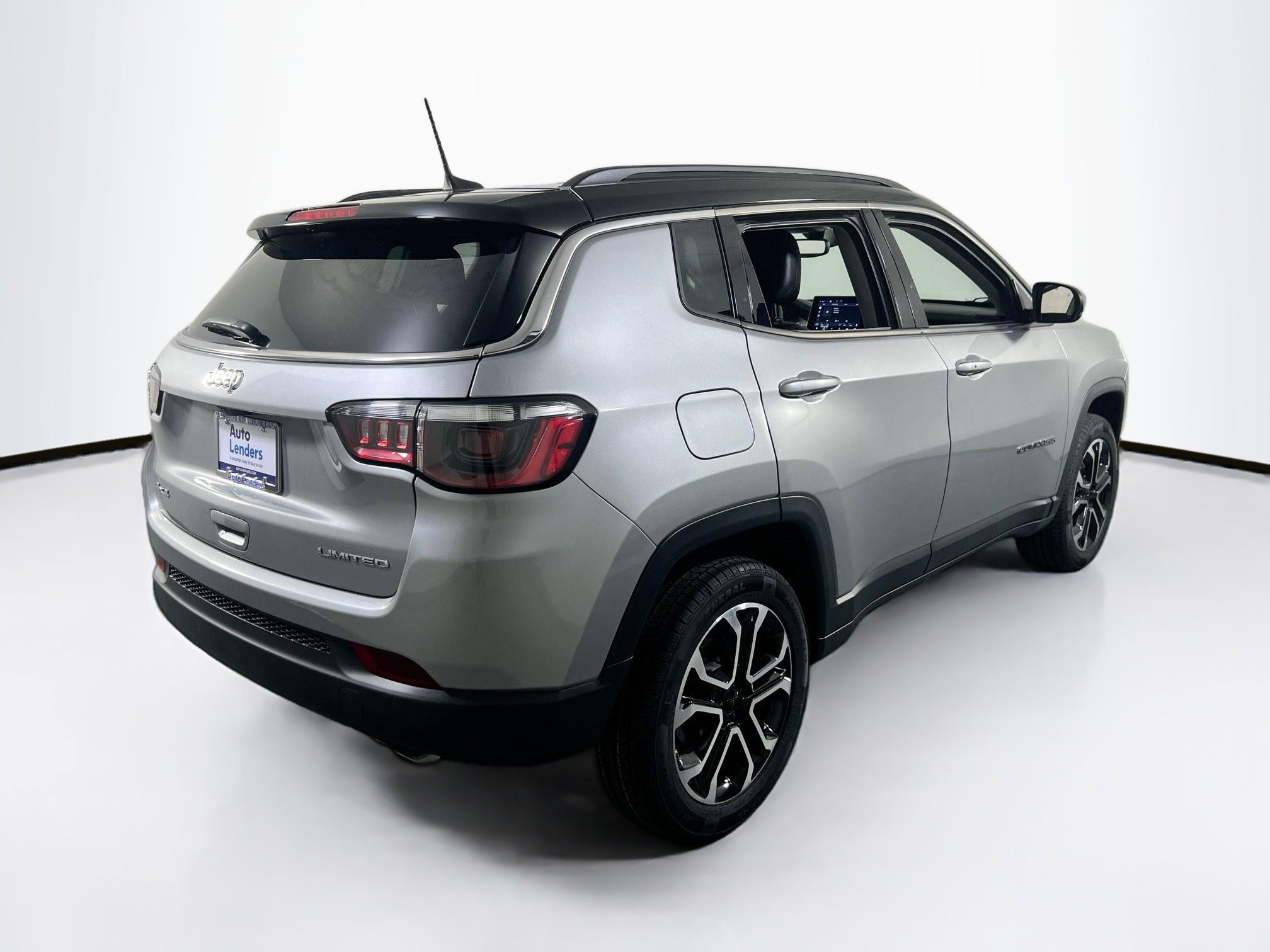 Used 2022 Jeep Compass Limited AWD/4WD image 5