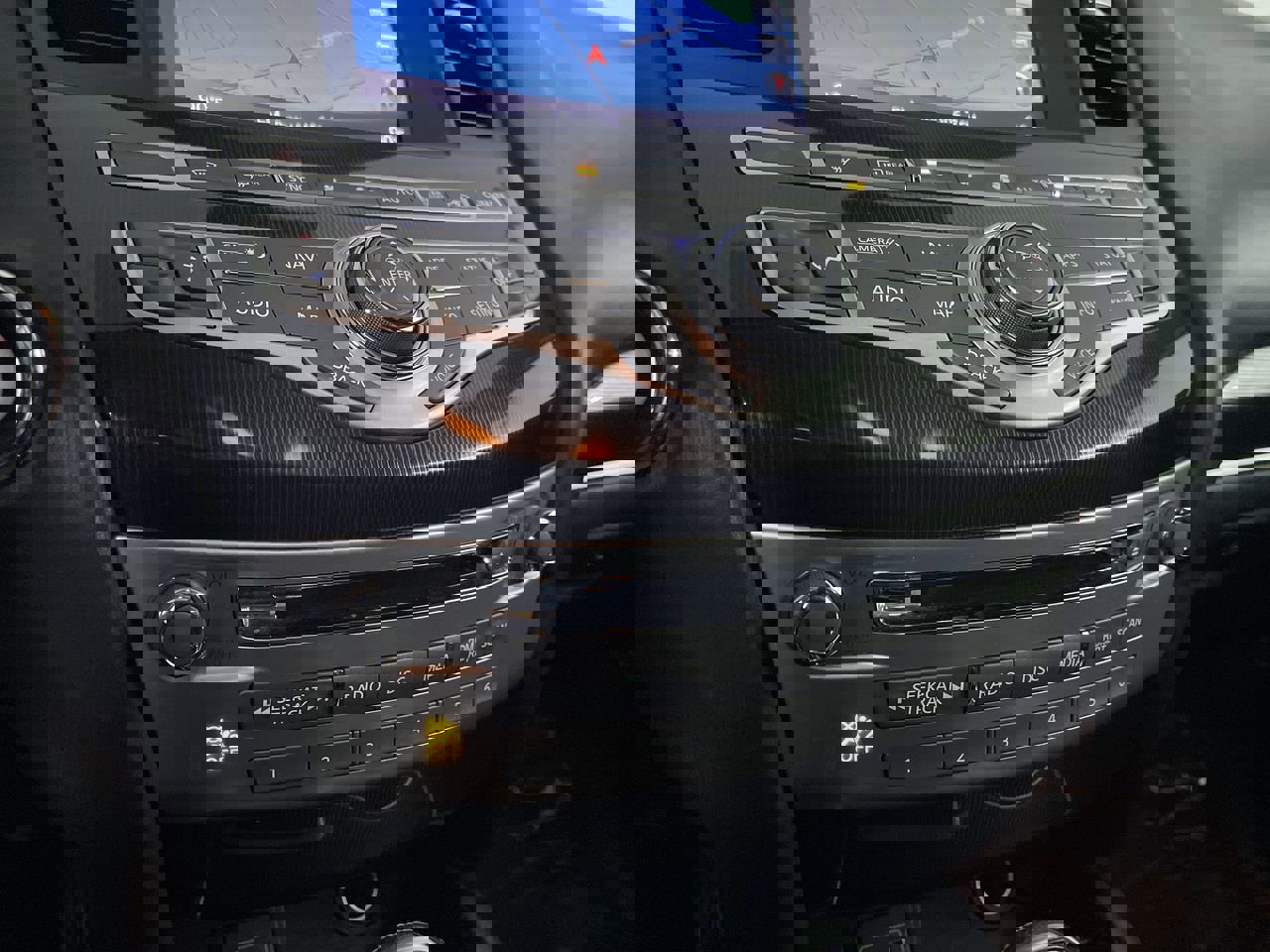 Used 2019 INFINITI QX60 Luxe w/ Essential Package image 18