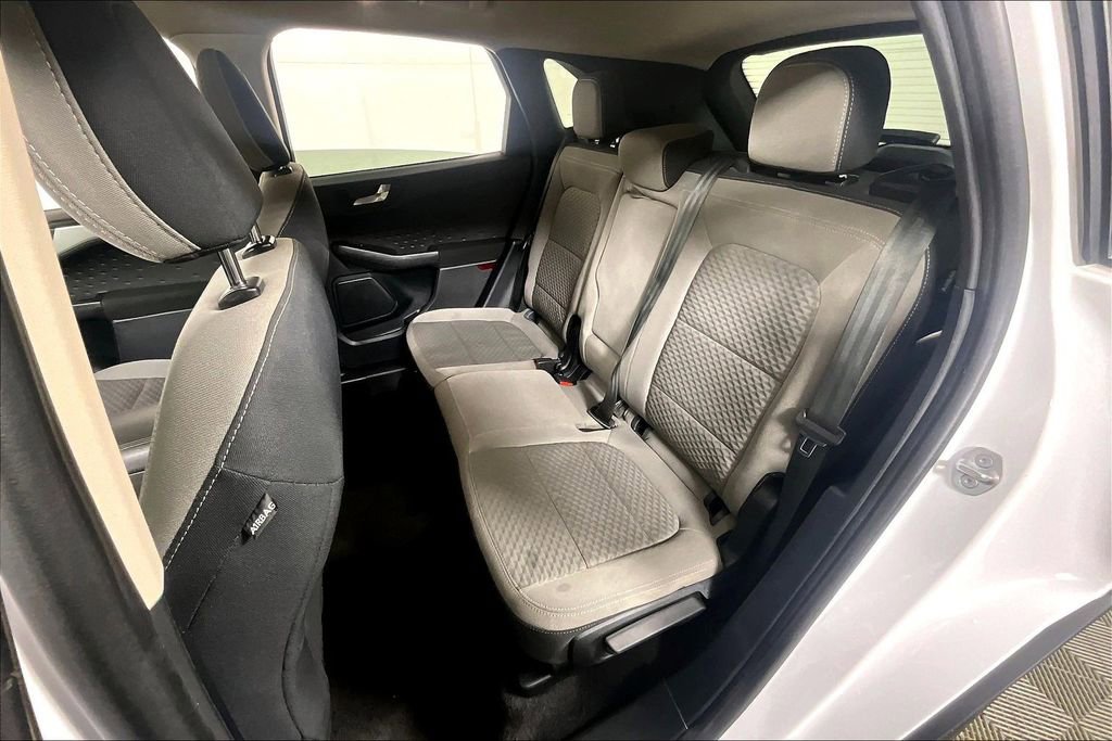 Used 2020 Ford Escape SE image 25
