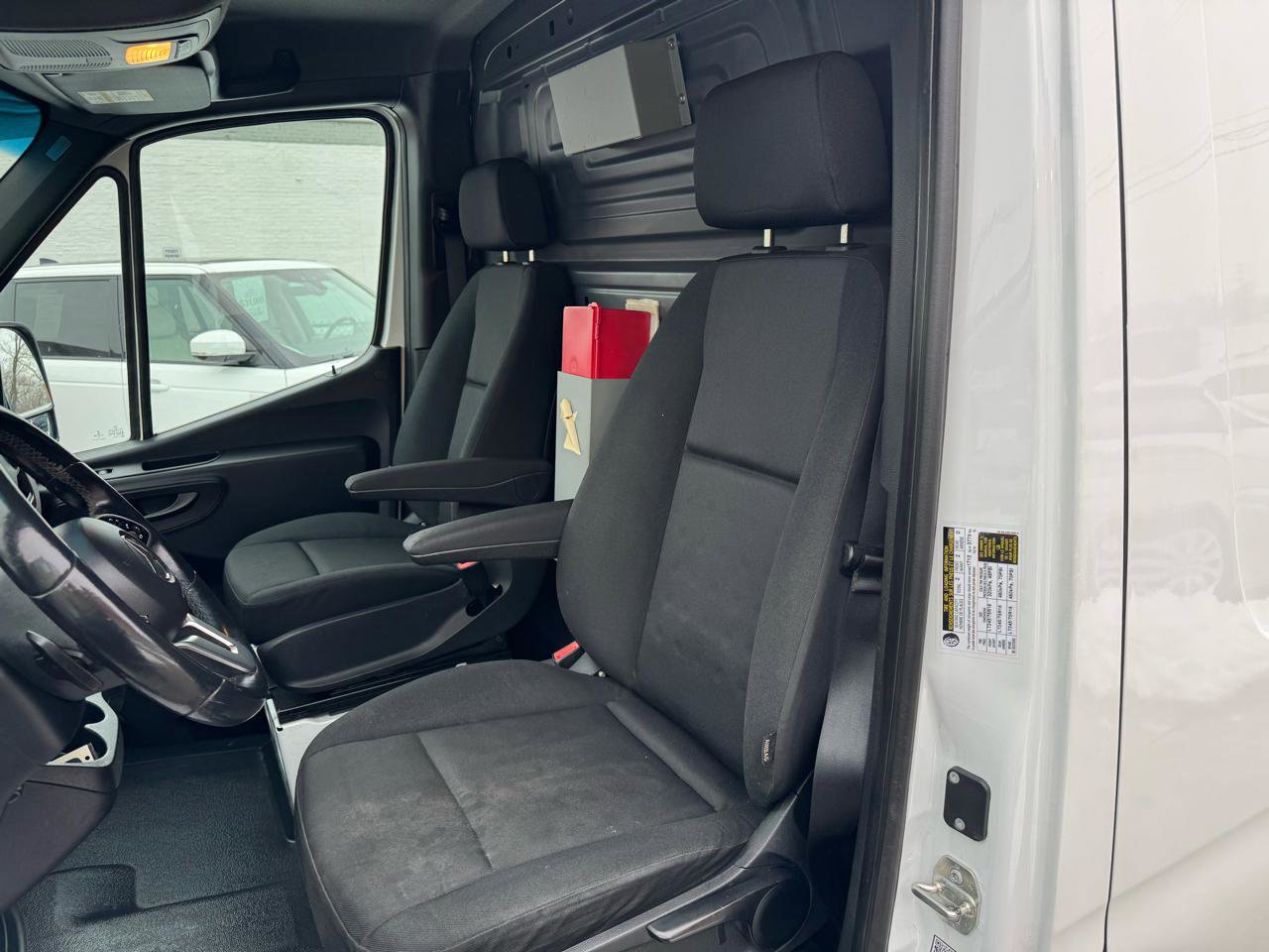 Used 2022 Mercedes-Benz Sprinter 1500 image 14