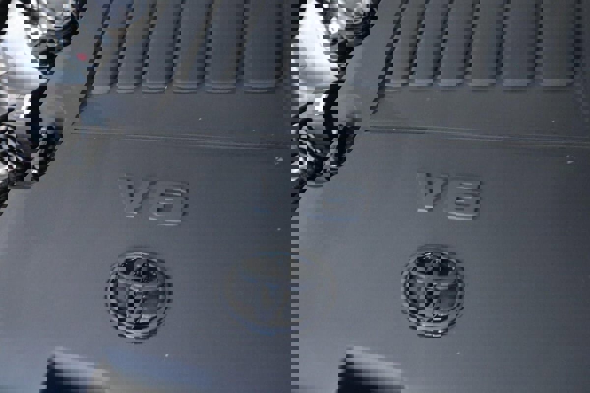 Used 2018 Toyota Avalon XLE Premium FWD image 8