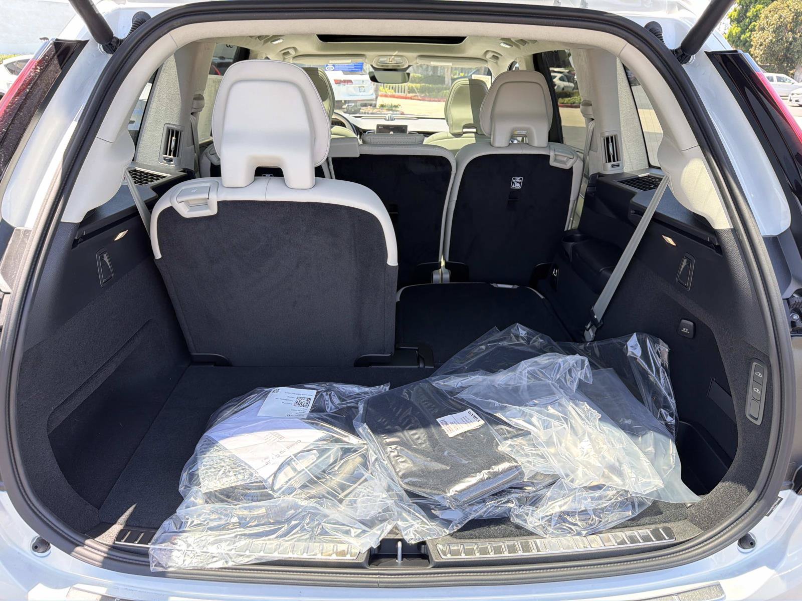 New 2026 Volvo XC90 T8 Ultra w/ Lounge Package AWD/4WD image 19