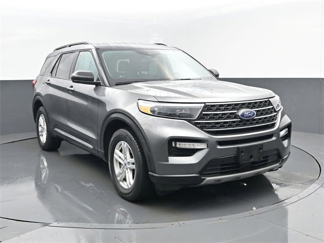 Used 2022 Ford Explorer XLT w/ Equipment Group 202A image 3