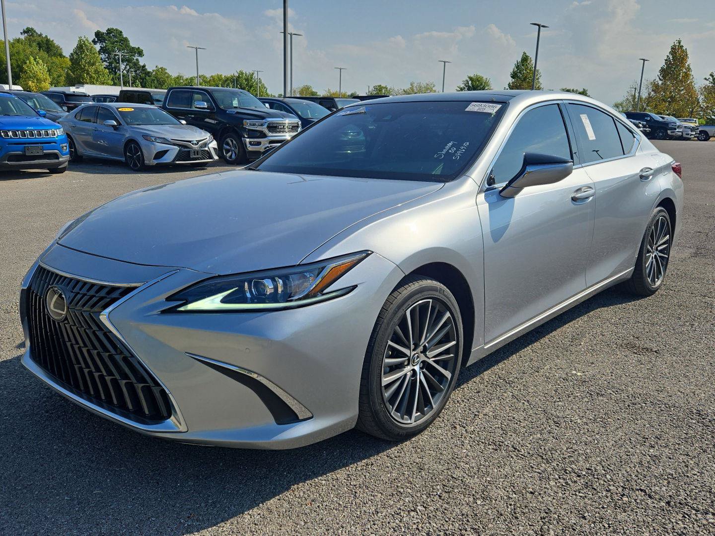 Used 2023 Lexus ES 350 w/ Premium Package FWD image 3