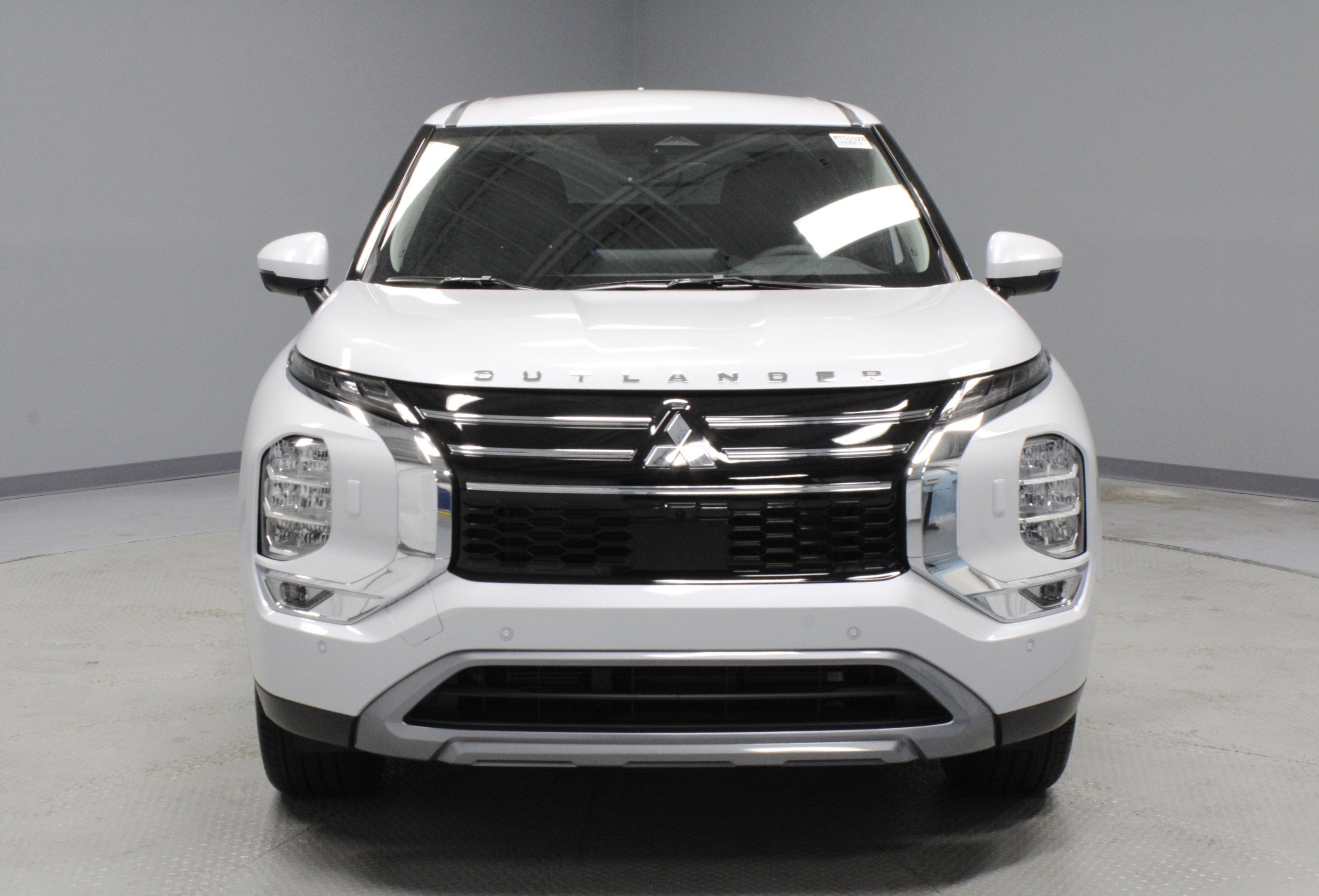 New 2025 Mitsubishi Outlander SE image 3