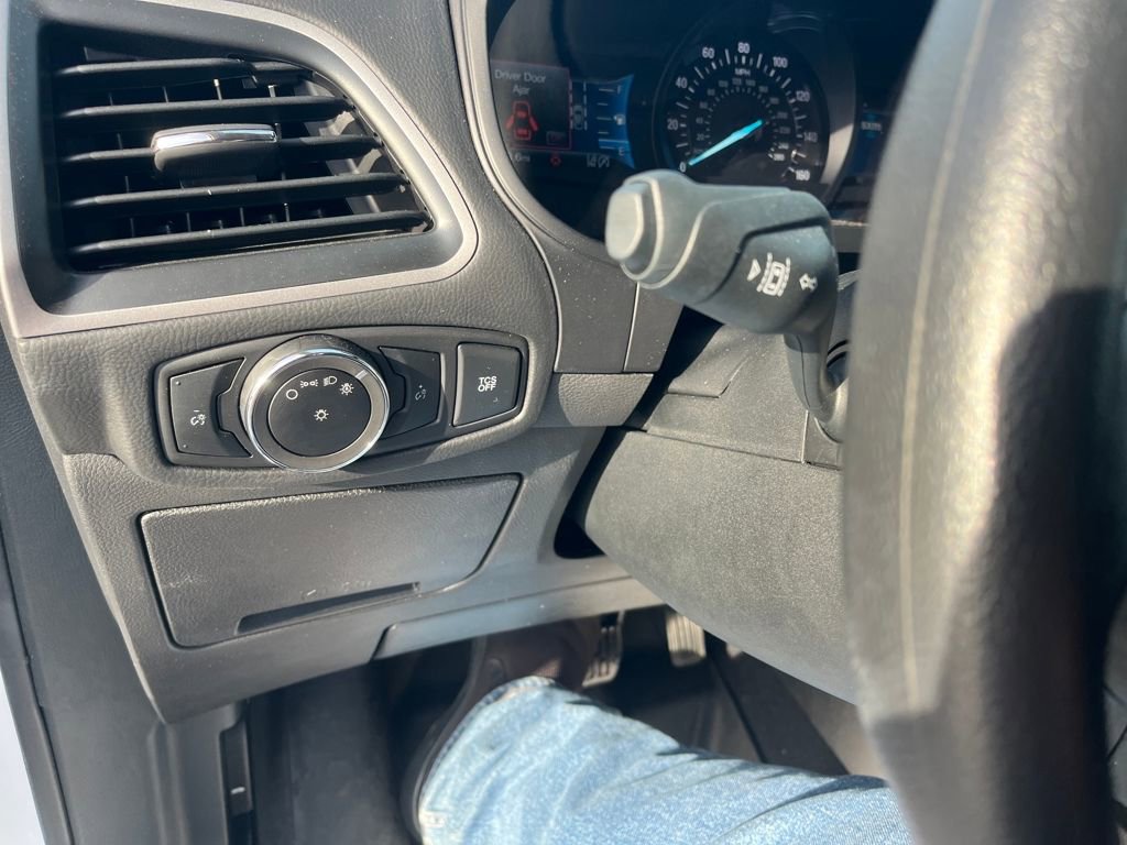 Used 2024 Ford Edge SE w/ Black Appearance Package image 13