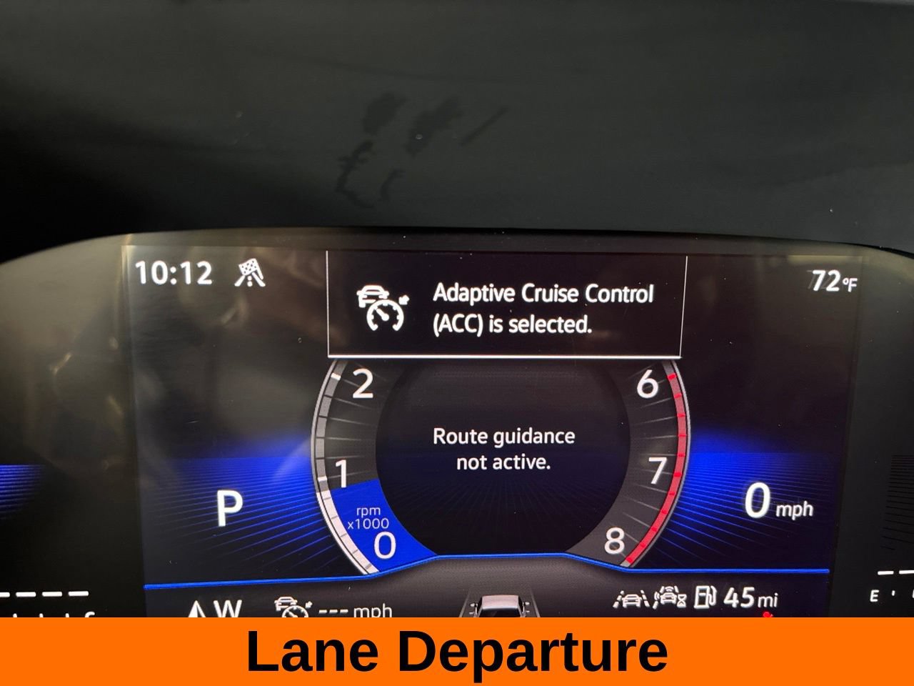 Used 2025 Volkswagen Taos SE AWD/4WD image 16