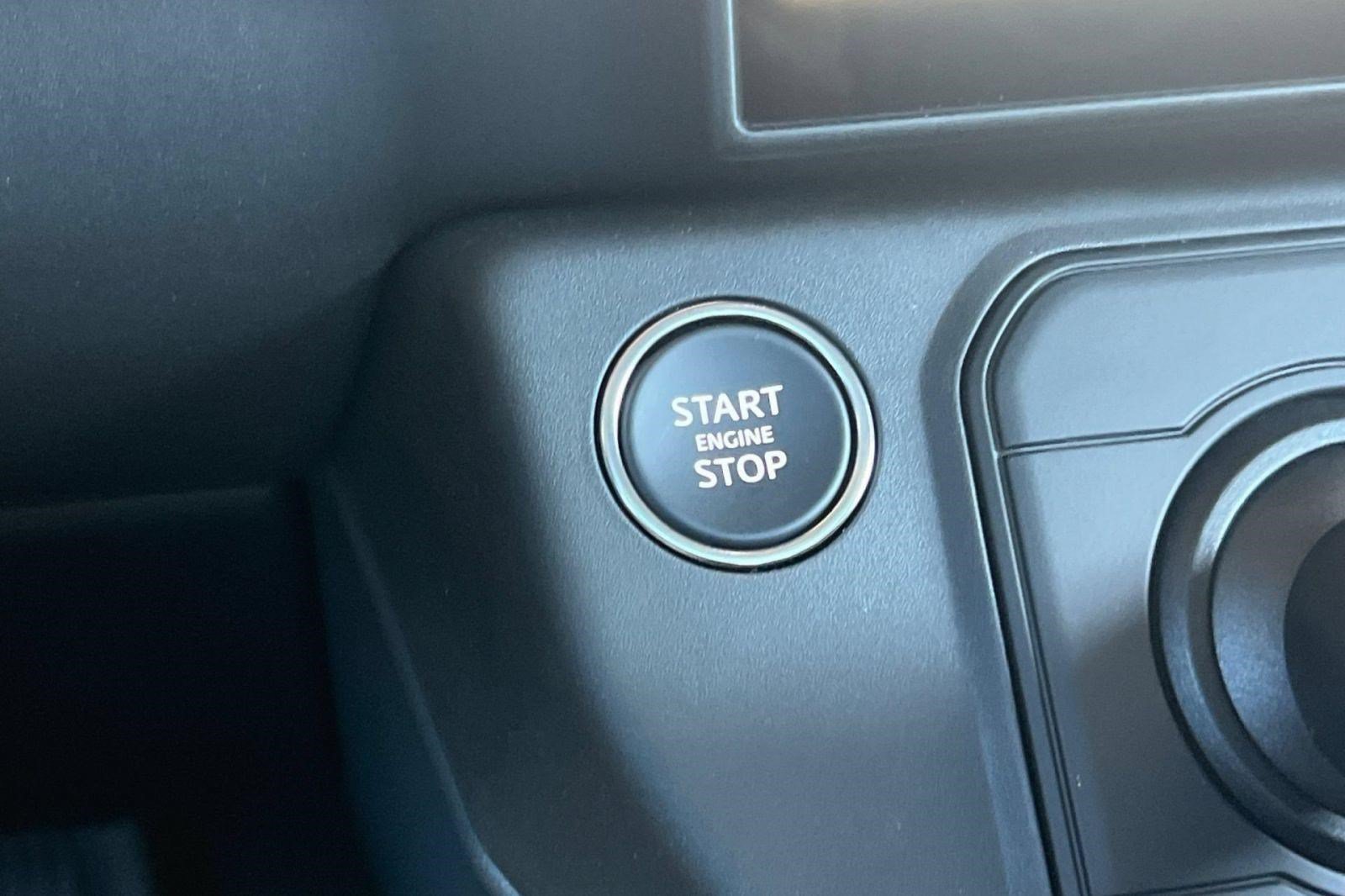 New 2026 Land Rover Defender 110 S AWD/4WD image 13