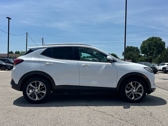 Used 2020 Buick Encore GX Essence w/ Experience Buick Package FWD image 7