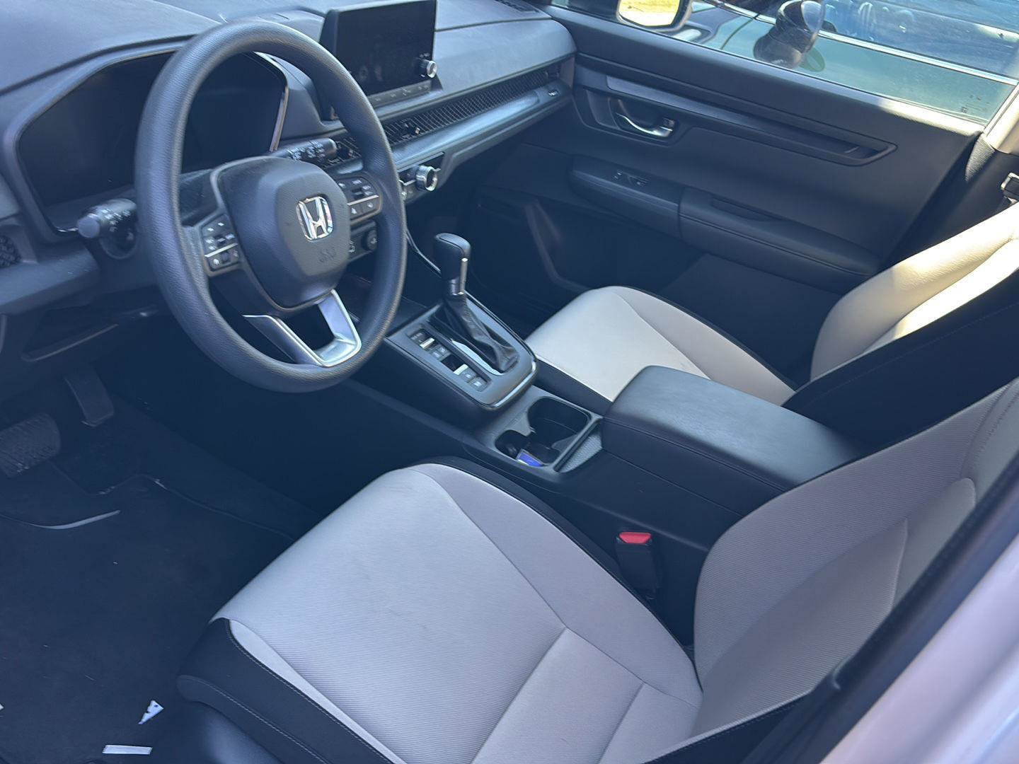 Used 2023 Honda CR-V LX image 7