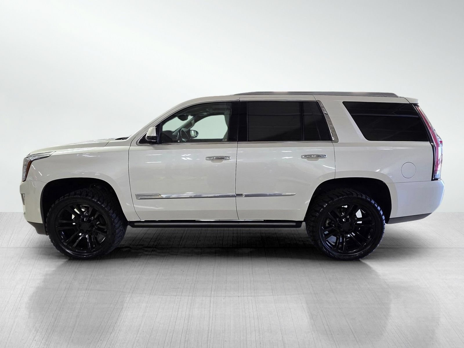 Used 2015 Cadillac Escalade Premium AWD/4WD image 4