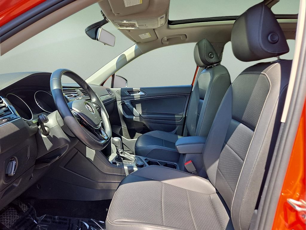 Used 2019 Volkswagen Tiguan SE w/ Panoramic Sunroof Package AWD/4WD image 13