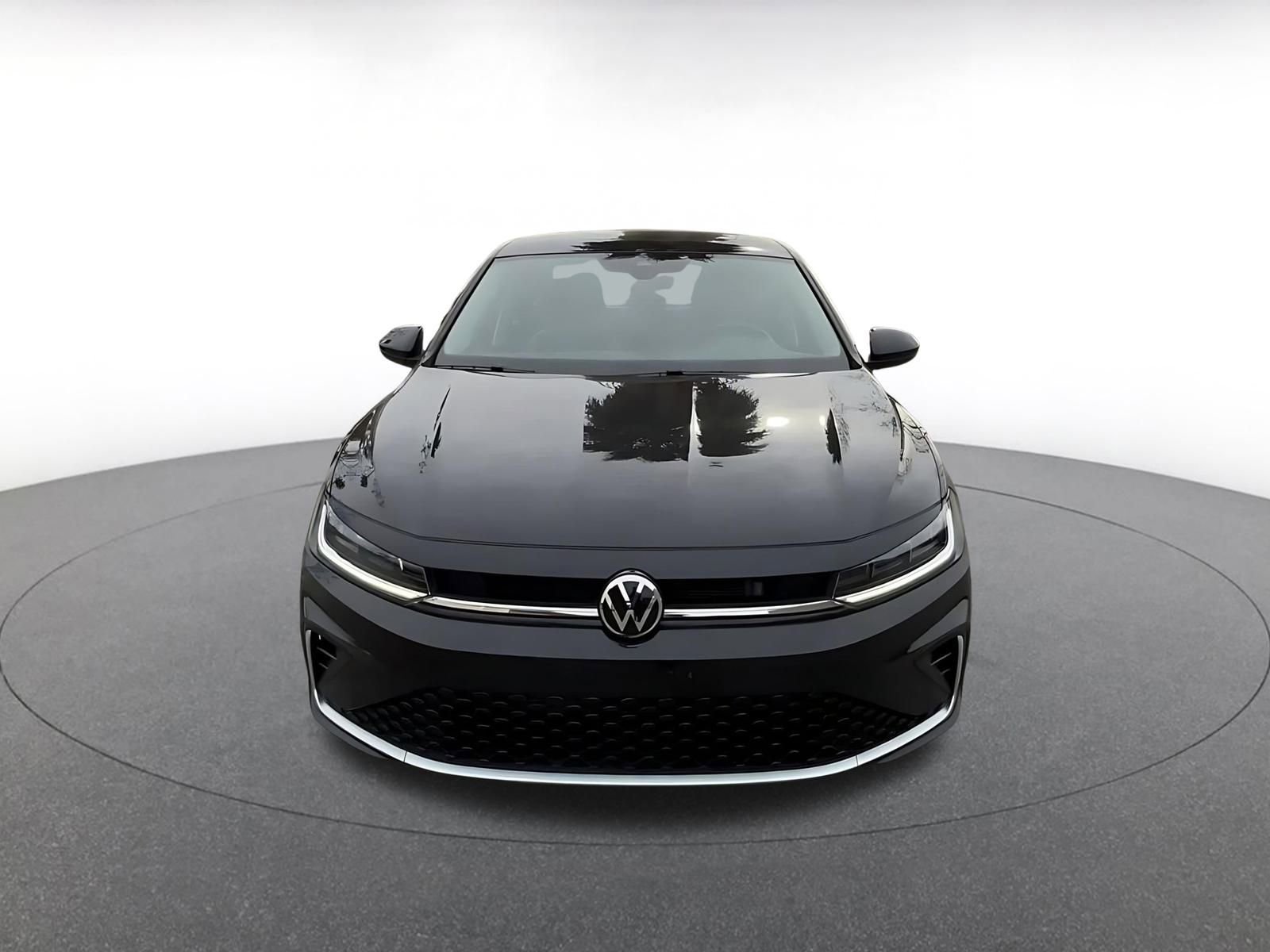 Used 2025 Volkswagen Jetta SE image 4