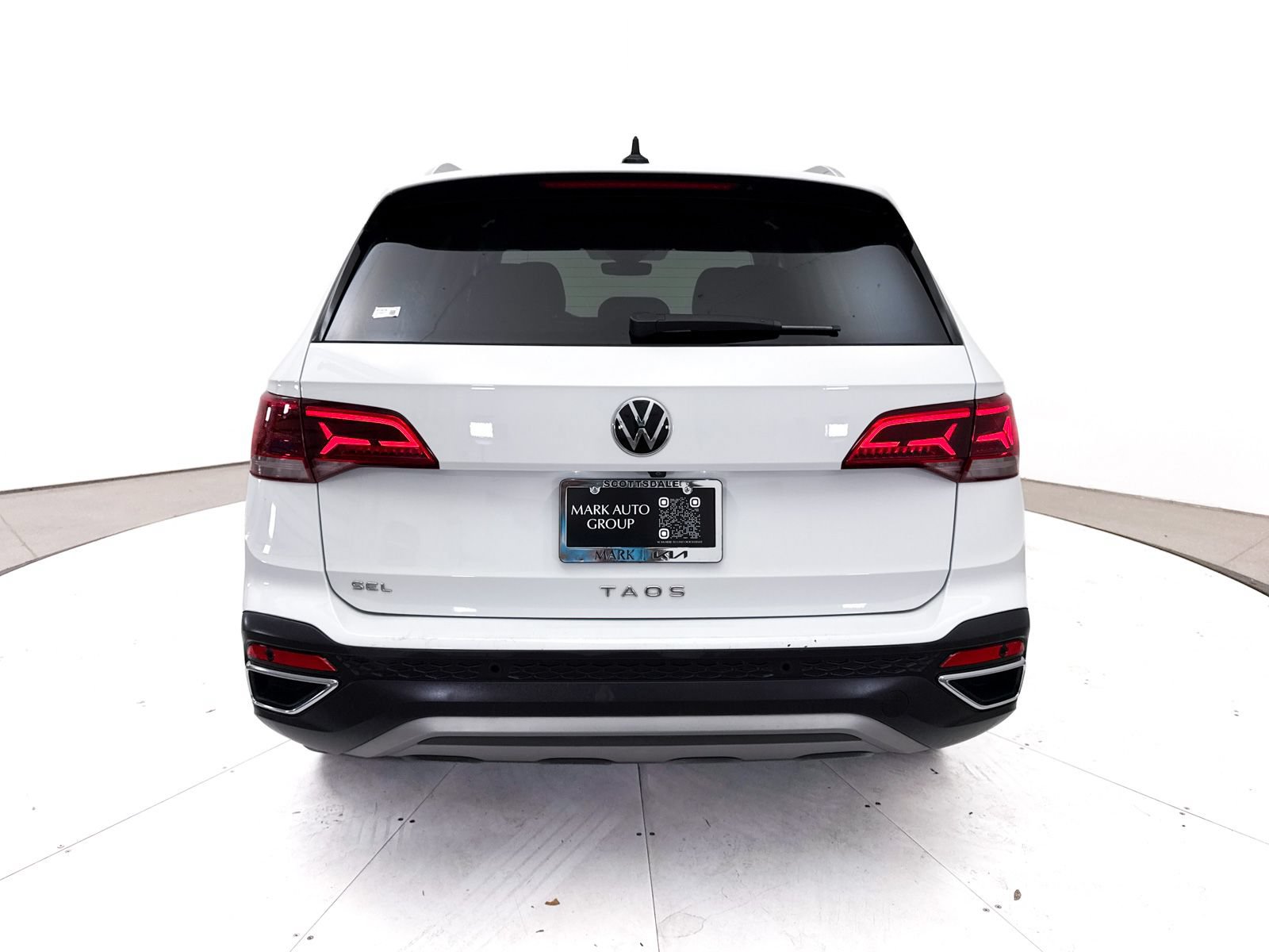 Used 2022 Volkswagen Taos SEL w/ Panoramic Sunroof Package FWD image 15
