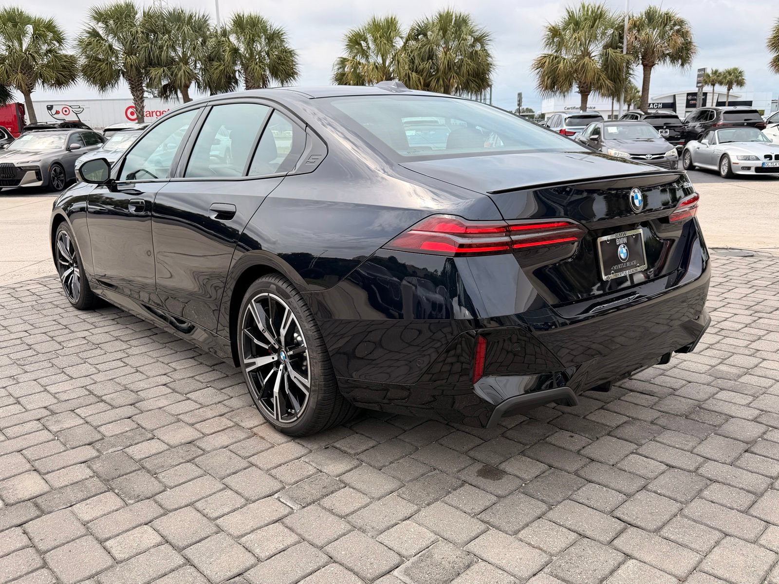 Used 2024 BMW 530i w/ M Sport Package RWD image 11