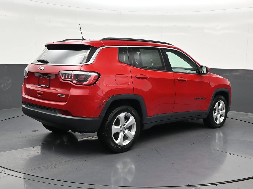 Used 2018 Jeep Compass Latitude FWD image 5