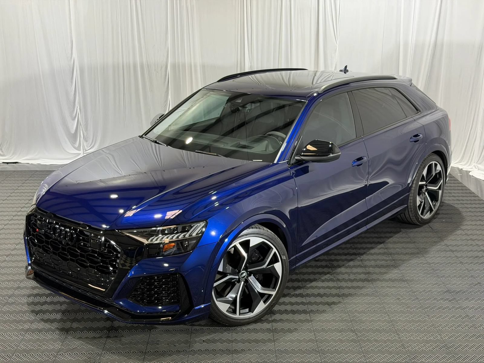Used 2022 Audi RS Q8 w/ Black Optic Package AWD/4WD image 1
