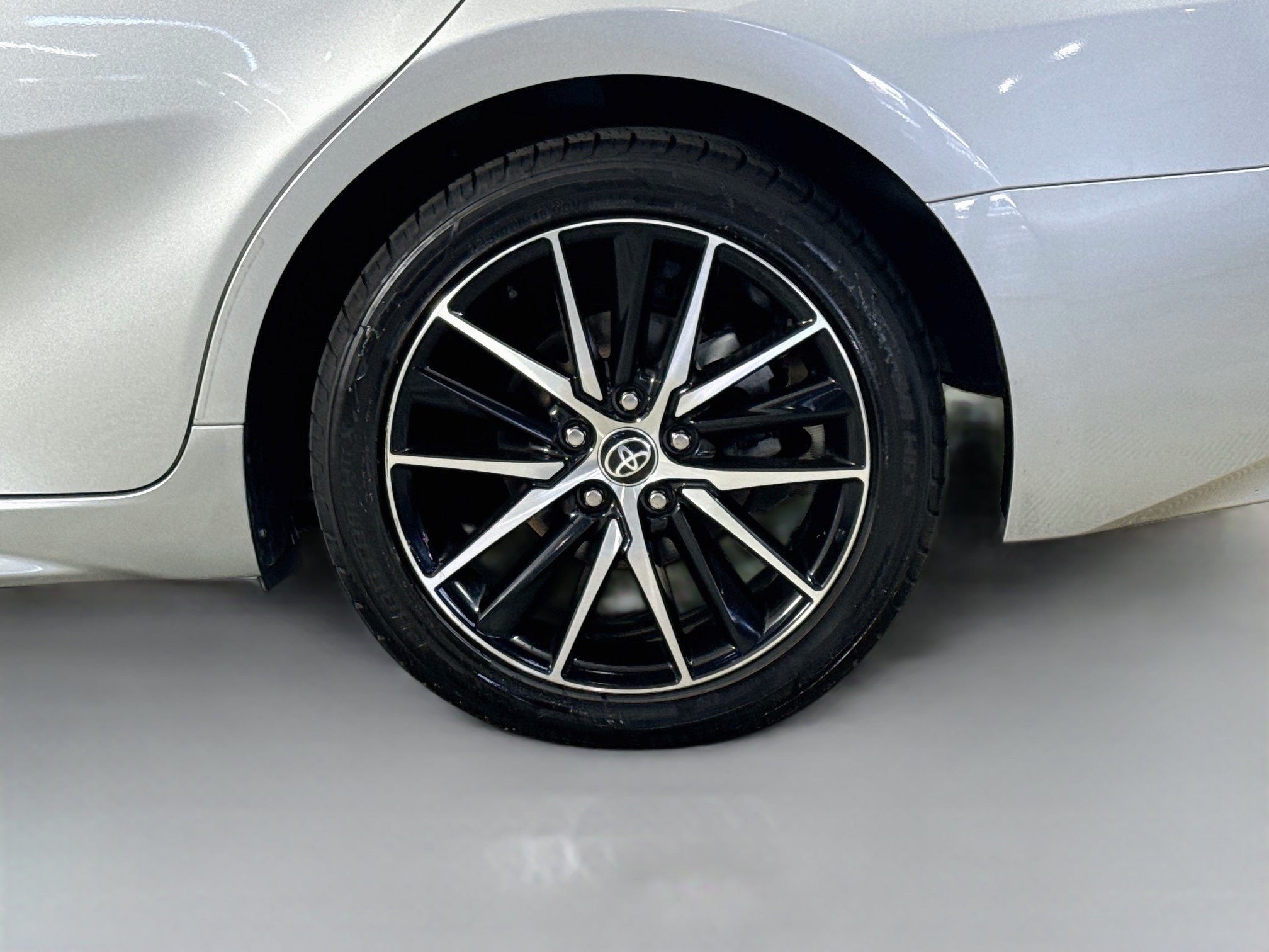 Used 2023 Toyota Camry SE w/ Convenience Package FWD image 37
