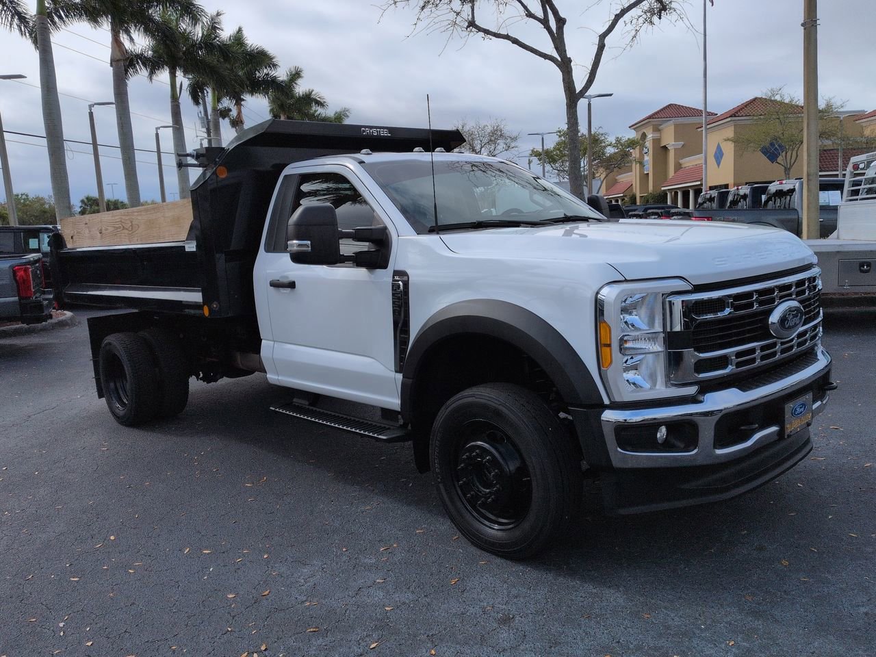 Used 2023 Ford F550 4x4 Regular Cab Super Duty image 2