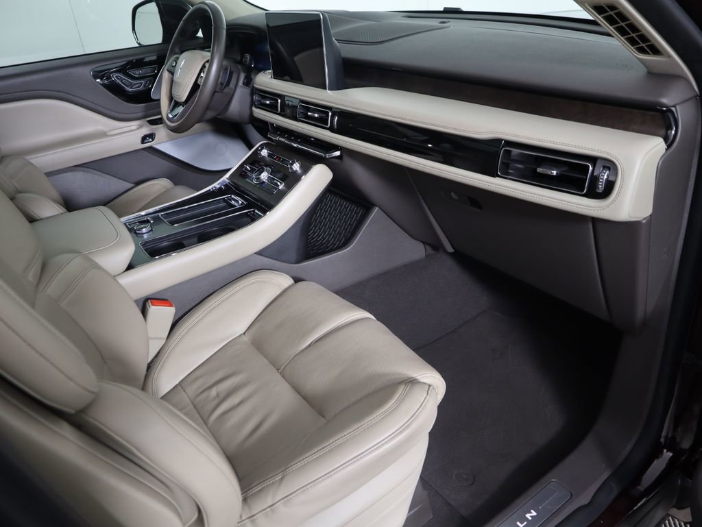 Used 2020 Lincoln Aviator Reserve w/ Equipment Group 202A image 18