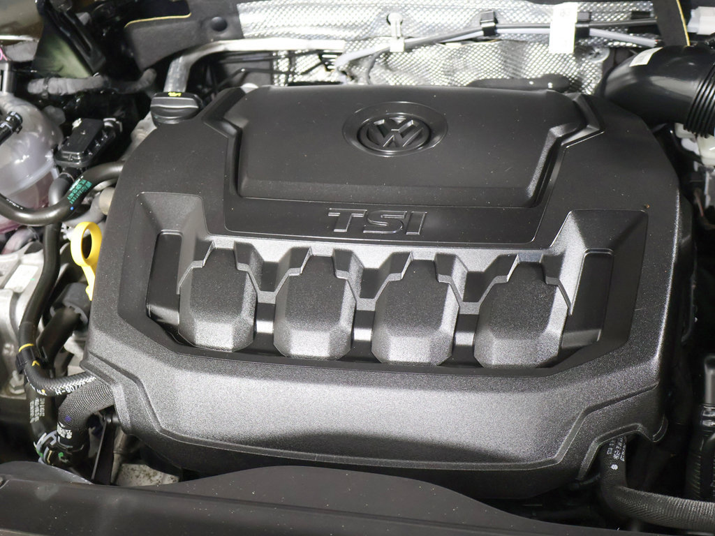 Used 2023 Volkswagen Tiguan SE AWD/4WD image 15