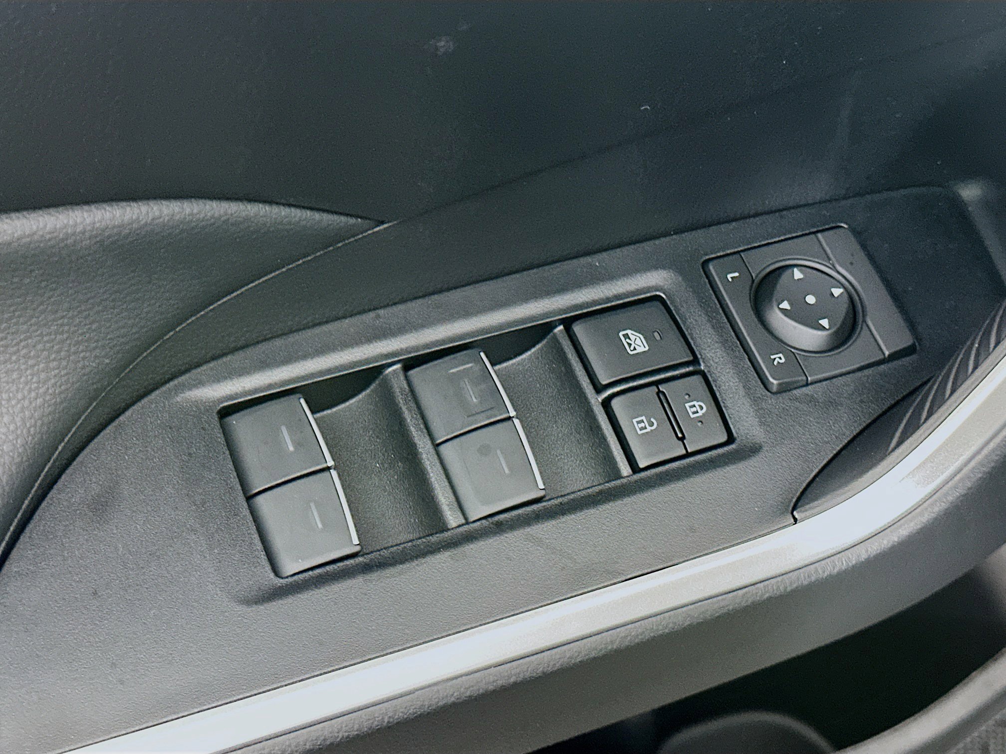 Used 2025 Toyota RAV4 XLE w/ Convenience Package image 15