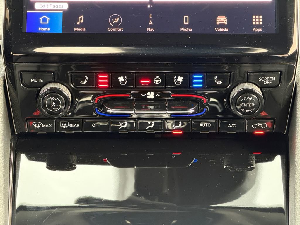 Used 2023 Jeep Grand Cherokee 4WD 4xe w/ Luxury Tech Group II image 27