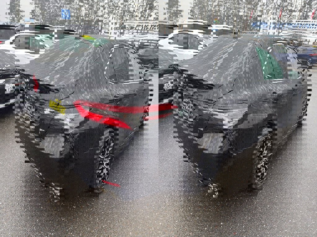 Used 2023 Toyota Camry SE image 4