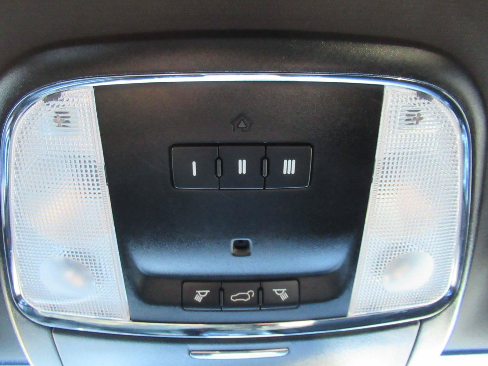 Used 2018 Jeep Grand Cherokee Altitude RWD image 30