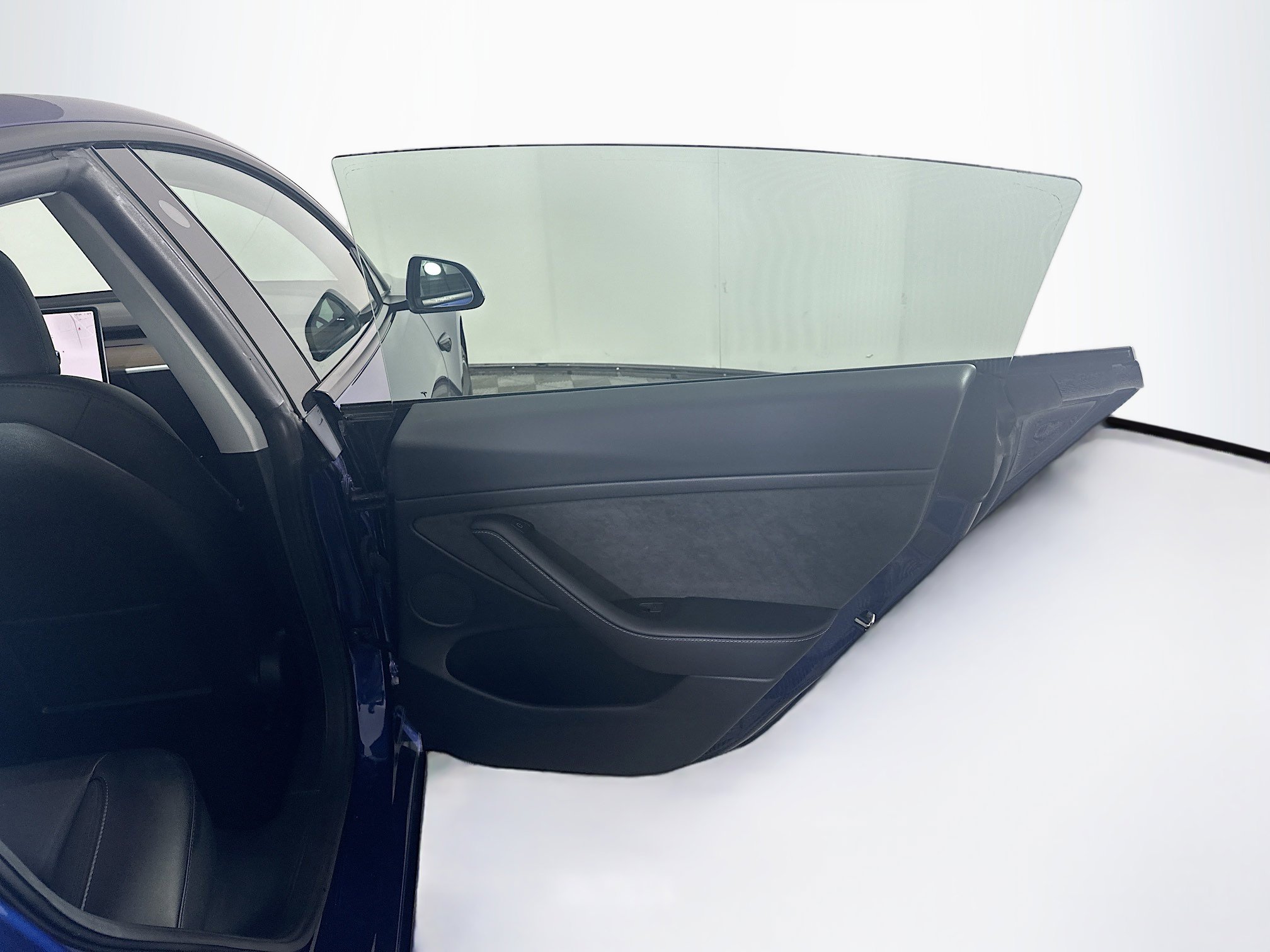 Used 2023 Tesla Model 3 Standard Range image 32