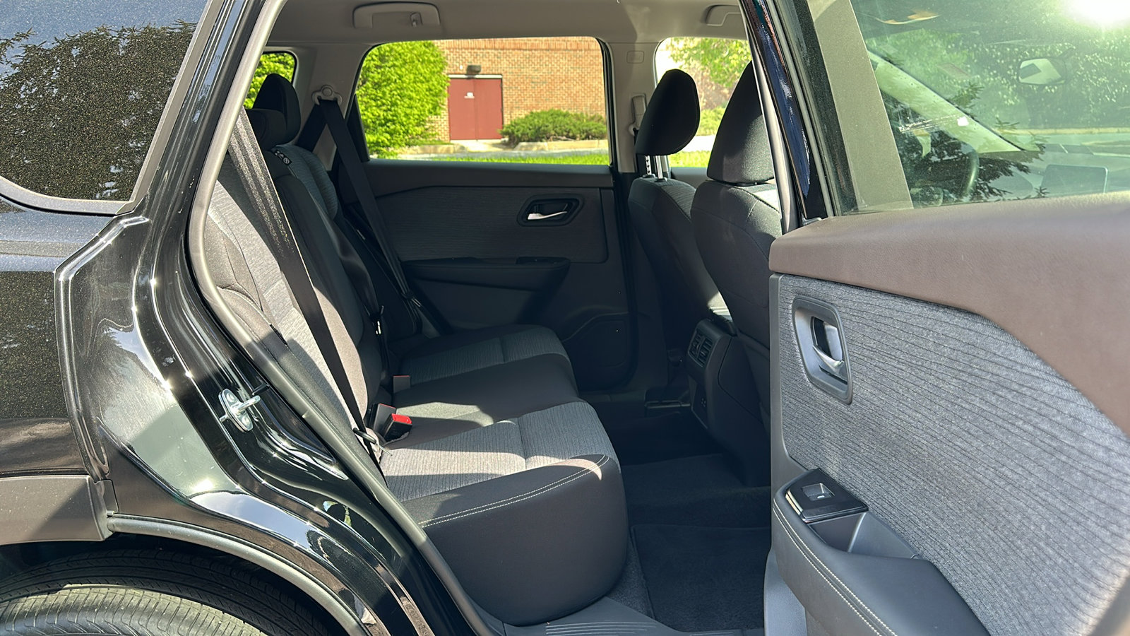 Certified 2023 Nissan Rogue SV image 23