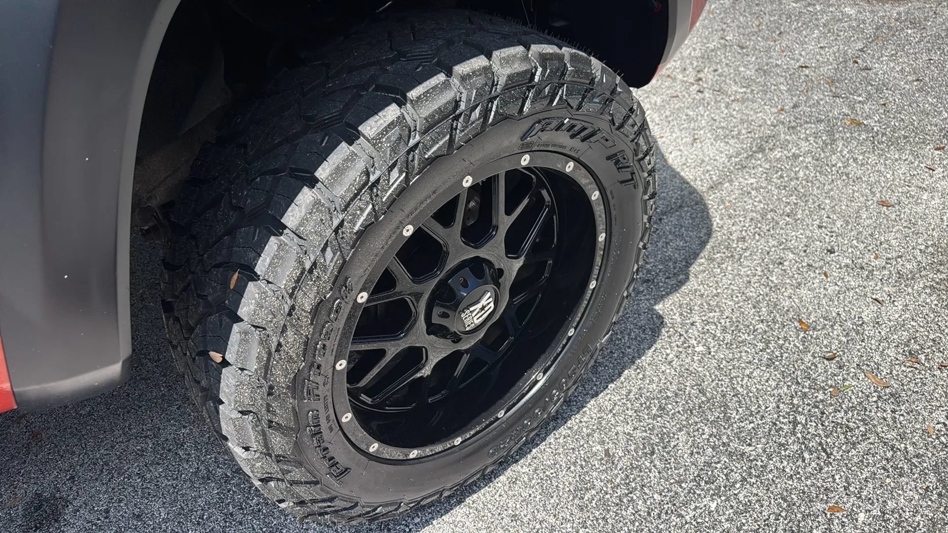Used 2017 Toyota Tacoma TRD Off-Road w/ Premium & Technology Package AWD/4WD image 36
