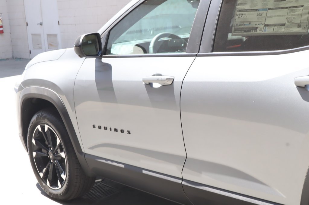 New 2027 Chevrolet Equinox RS w/ Safety and Technology Package FWD image 13