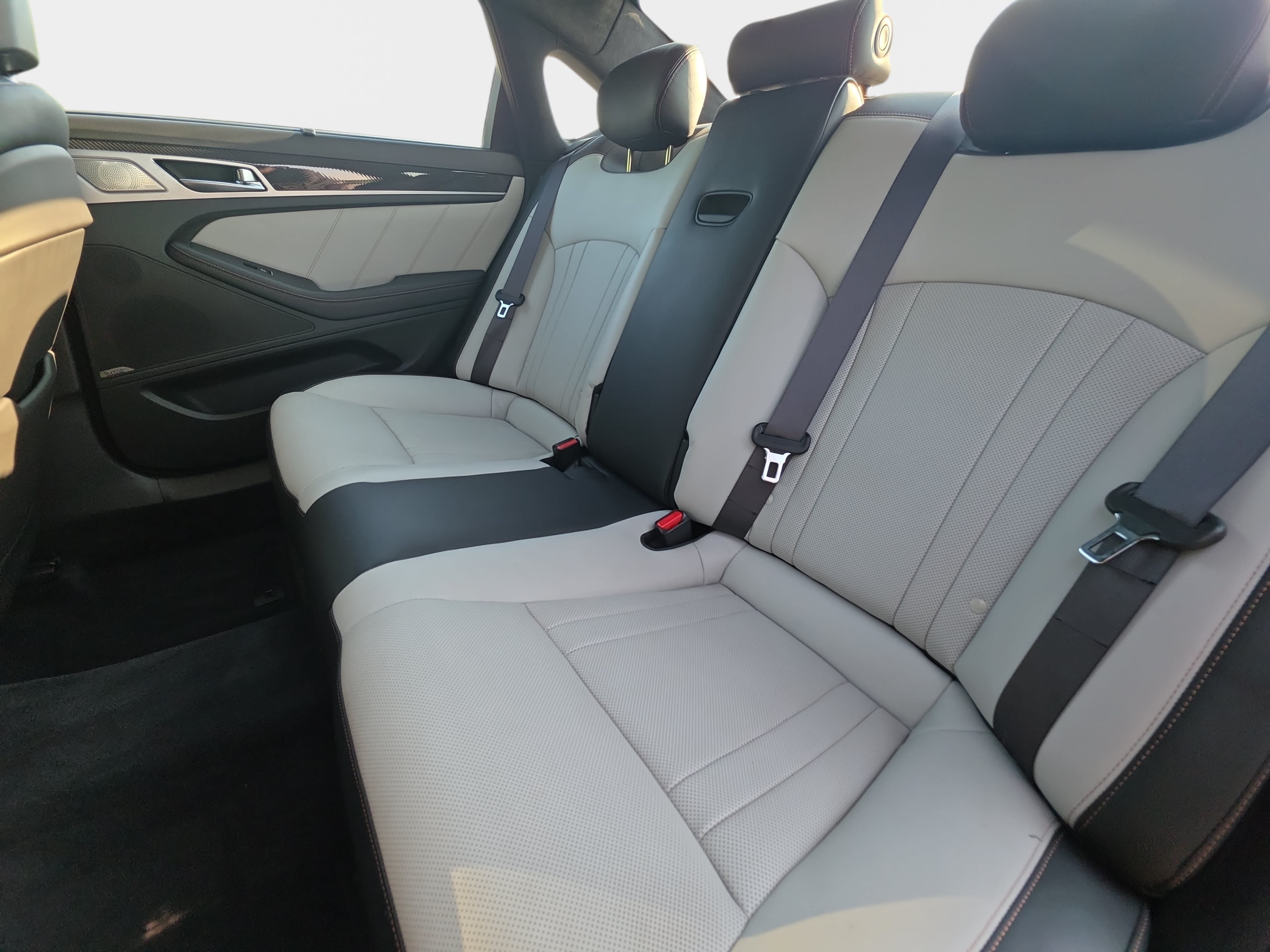 Used 2019 Genesis G80 3.3T Sport RWD image 14