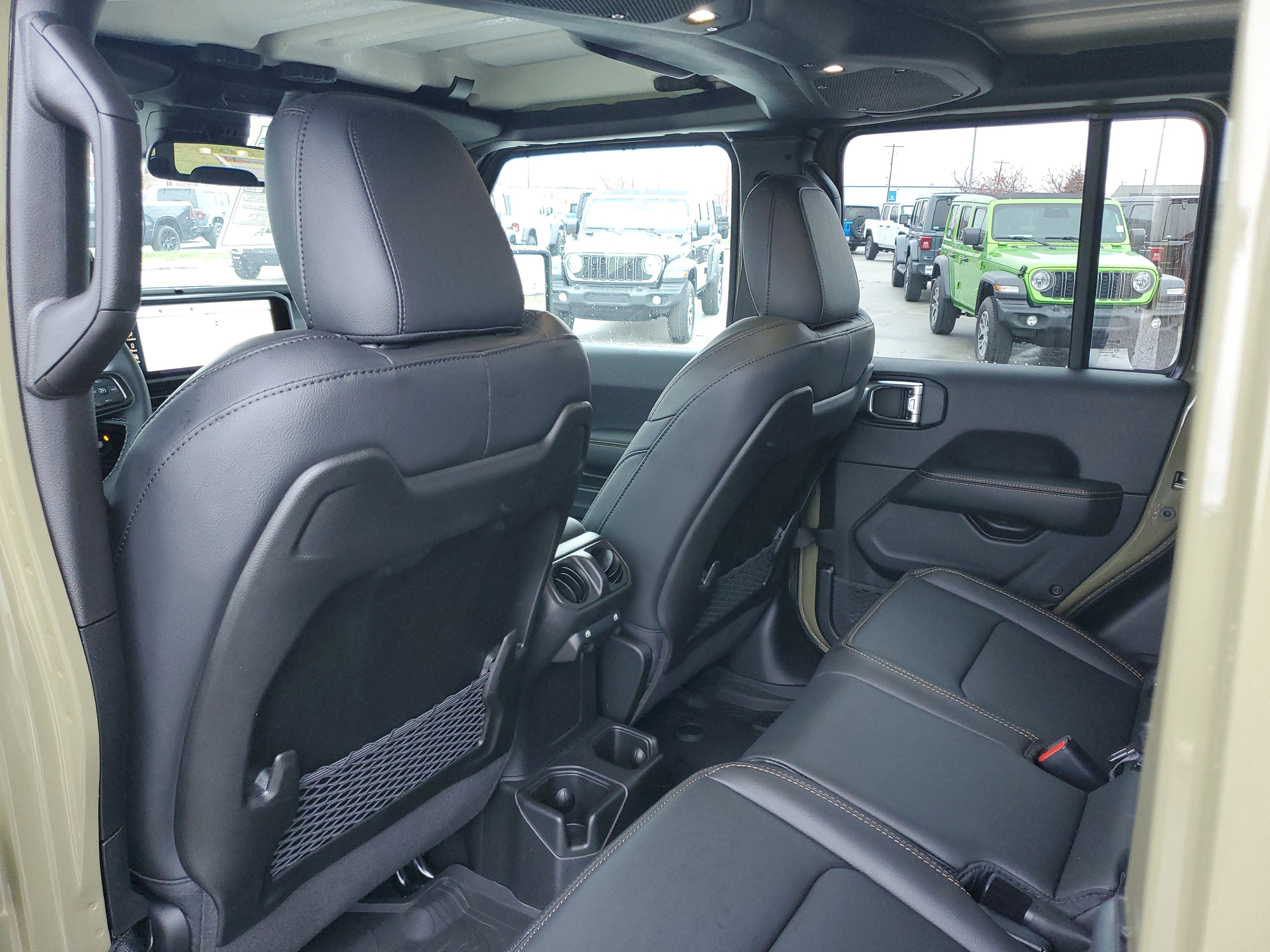 New 2025 Jeep Gladiator Sport image 10