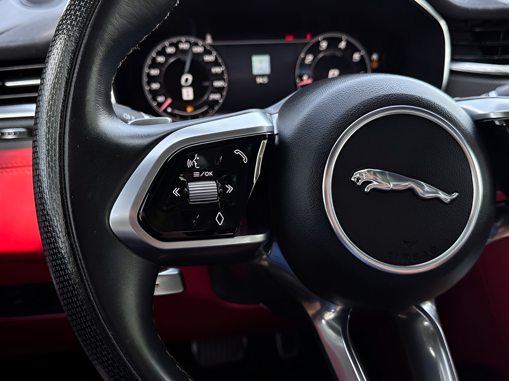 Used 2022 Jaguar F-PACE SVR AWD/4WD image 13
