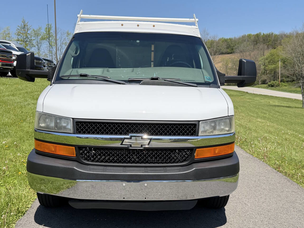 Used 2011 Chevrolet Express 3500 RWD image 3