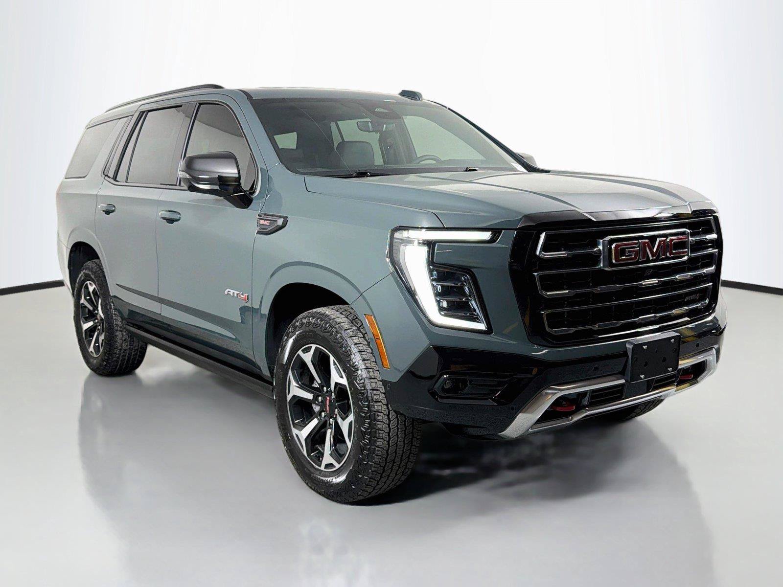 Used 2026 GMC Yukon AT4 w/ AT4 Premium Package AWD/4WD image 3