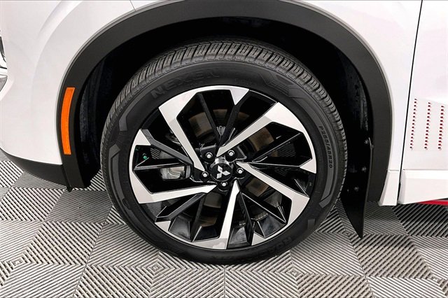 Used 2024 Mitsubishi Outlander Ralliart image 9