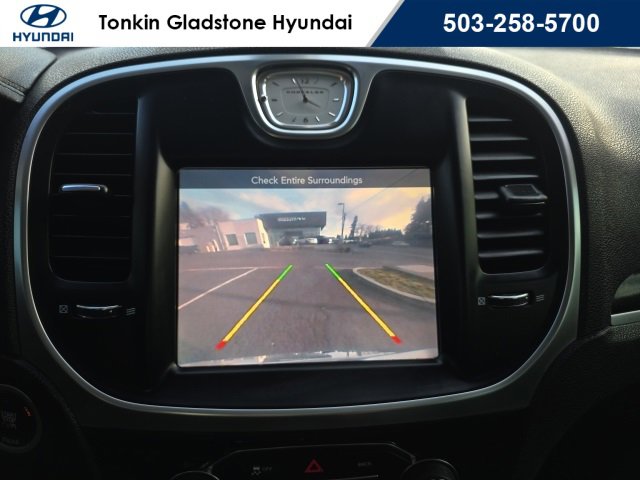 Used 2015 Chrysler 300 Limited w/ Driver Convenience Group image 16