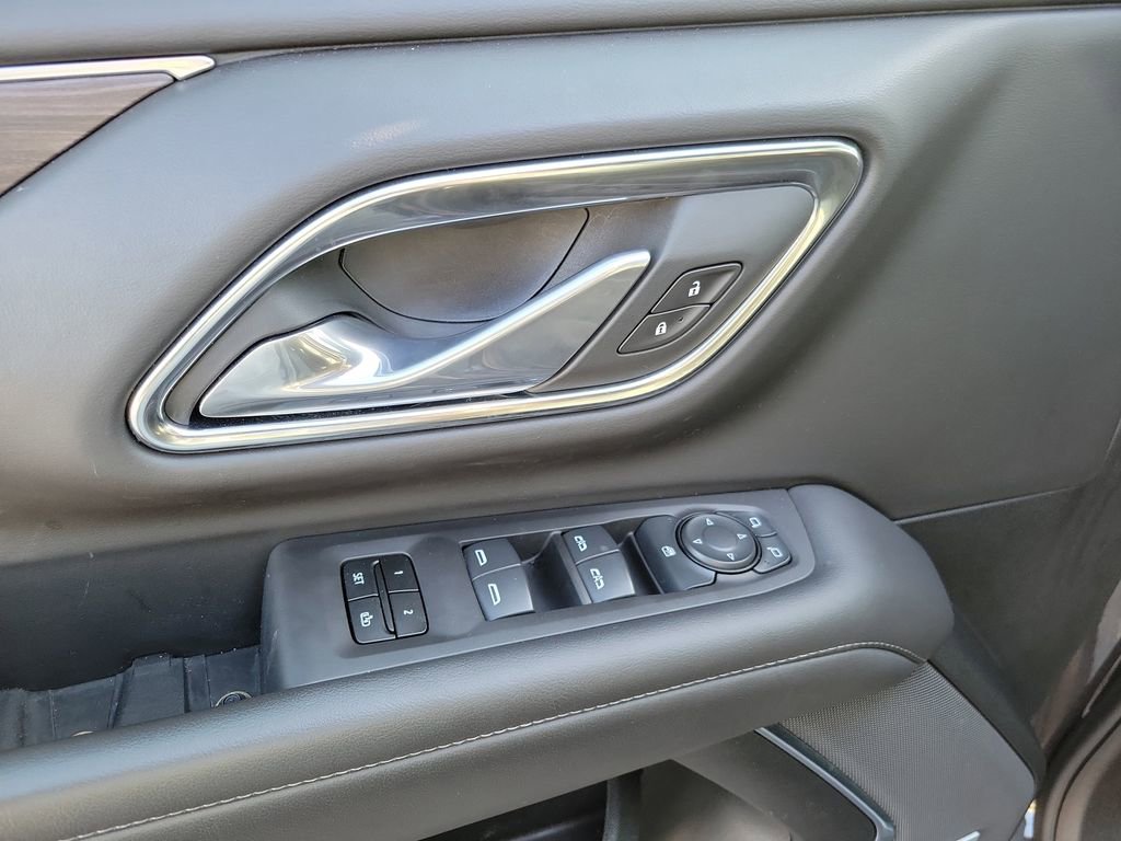 Used 2024 Chevrolet Suburban LT image 23