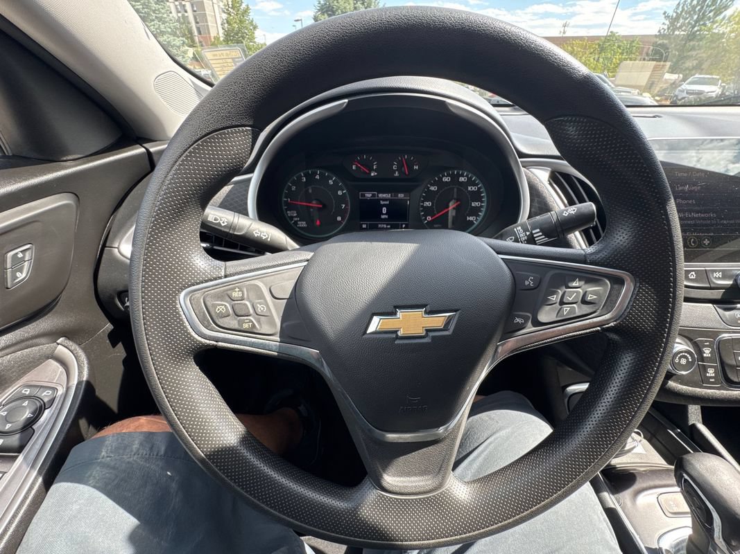 Used 2021 Chevrolet Malibu LS FWD image 24