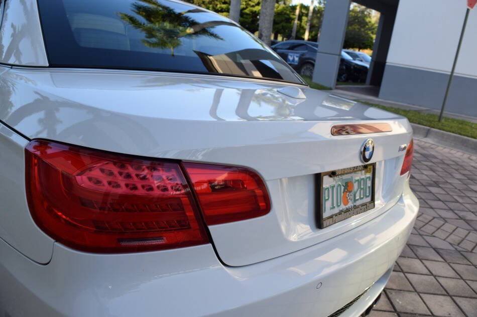Used 2011 BMW M3 Convertible RWD image 24