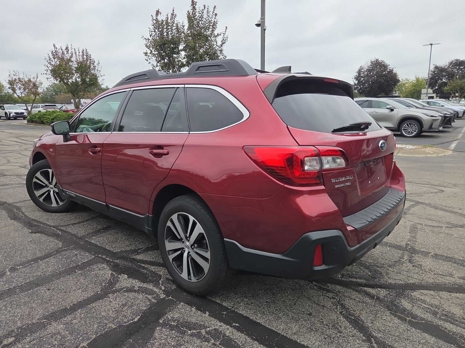 Used 2019 Subaru Outback 2.5i Limited AWD/4WD image 12