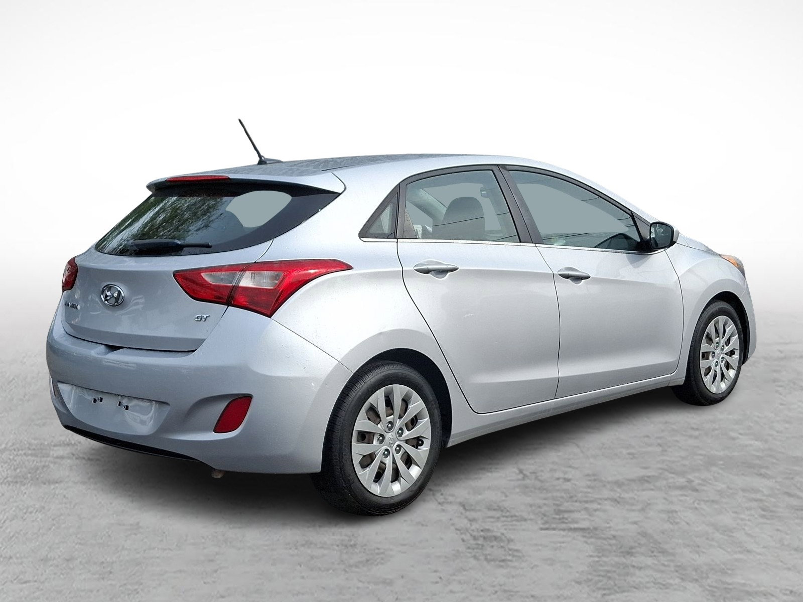Used 2017 Hyundai Elantra GT image 6